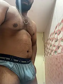 Snapshot of Handsomehunk_4U chatting on December 14, 3:04 pm Handsomehunk 4U online show from December 14, 3:04 pm