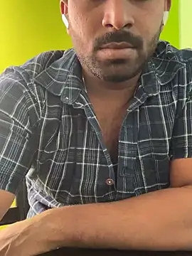 Snapshot of Handsomehunk_4U chatting on January 14, 6:13 am Handsomehunk 4U online show from January 14, 6:13 am