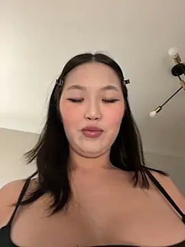 Snapshot of Aiko_Yumi chatting on October 17, 7:16 pm Aiko Yumi online show from October 17, 7:16 pm