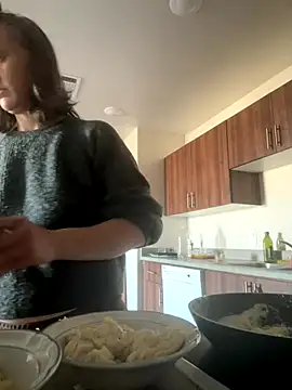 Snapshot of SexyB214 chatting on November 14, 3:33 pm SexyB214 online show from November 14, 3:33 pm