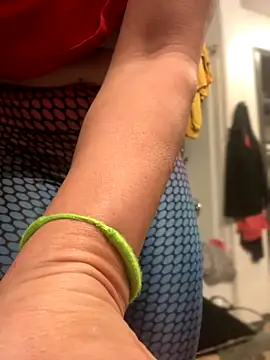 Snapshot of SexyB214 chatting on November 20, 4:29 pm SexyB214 online show from November 20, 4:29 pm