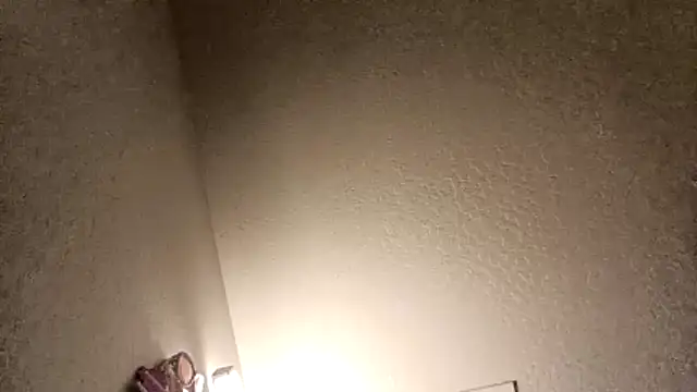 Snapshot of SexyB214 chatting on March 18, 6:27 am SexyB214 online show from March 18, 6:27 am