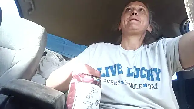 Snapshot of SexyB214 chatting on April 14, 11:22 pm SexyB214 online show from April 14, 11:22 pm