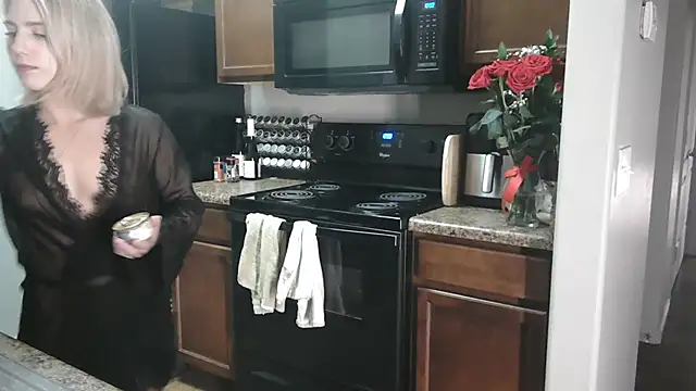 NatalieKneals online show from February 16, 7:04 am