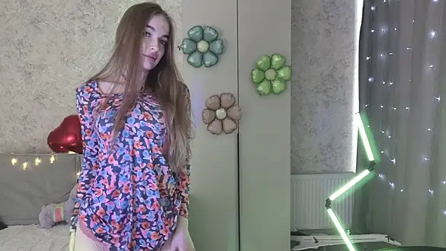 LissaCain online show from April 11, 4:39 am