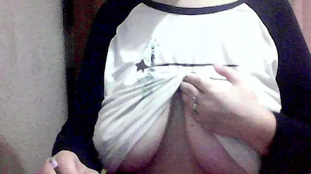 Snapshot of AnaXBerry chatting on November 25, 6:30 pm AnaXBerry online show from November 25, 6:30 pm