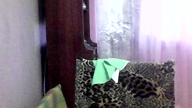 Snapshot of AnaXBerry chatting on November 27, 7:32 am AnaXBerry online show from November 27, 7:32 am