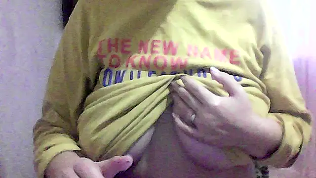 Snapshot of AnaXBerry chatting on November 30, 6:50 am AnaXBerry online show from November 30, 6:50 am