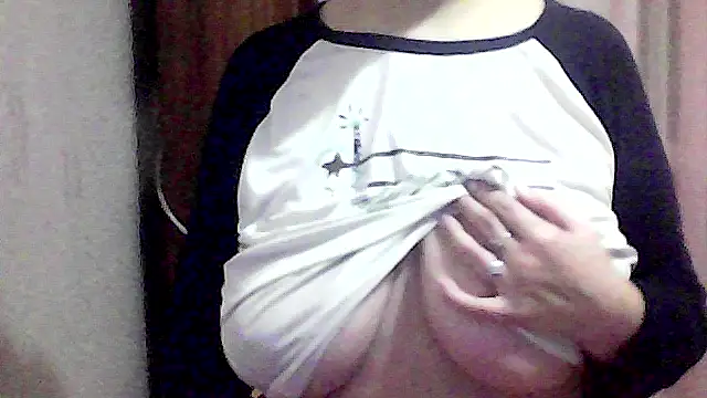 Snapshot of AnaXBerry chatting on December 3, 7:56 pm AnaXBerry online show from December 3, 7:56 pm