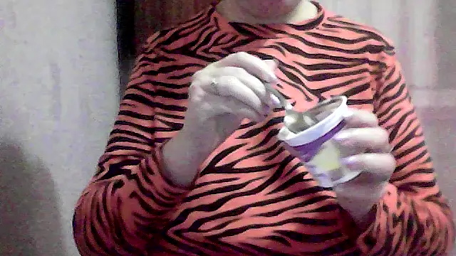 Snapshot of AnaXBerry chatting on January 5, 6:11 pm AnaXBerry online show from January 5, 6:11 pm