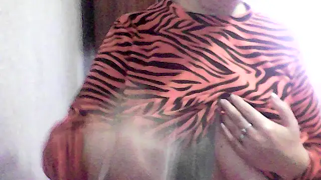 Snapshot of AnaXBerry chatting on January 7, 8:17 am AnaXBerry online show from January 7, 8:17 am