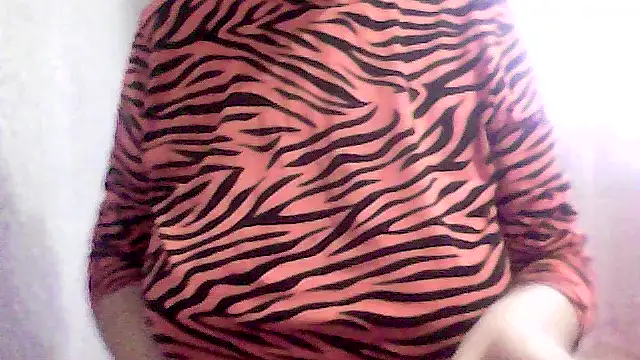 Snapshot of AnaXBerry chatting on January 8, 6:59 am AnaXBerry online show from January 8, 6:59 am