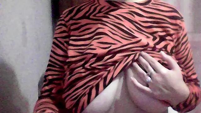 Snapshot of AnaXBerry chatting on January 13, 6:57 pm AnaXBerry online show from January 13, 6:57 pm