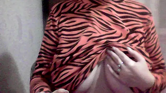 Snapshot of AnaXBerry chatting on January 14, 6:02 pm AnaXBerry online show from January 14, 6:02 pm