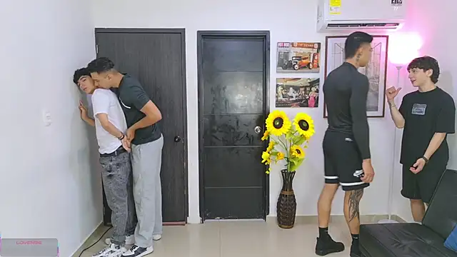 badguyss bisex online show from May 5, 11:18 am