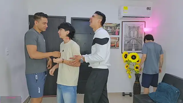 badguyss bisex online show from May 11, 11:27 am