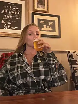 Snapshot of LadyTatiana_Madam chatting on December 5, 8:05 pm LadyTatiana Madam online show from December 5, 8:05 pm