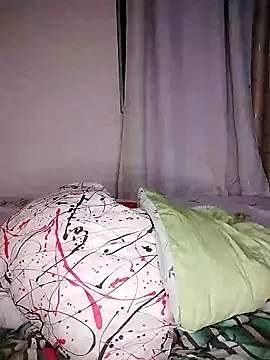 Snapshot of Bella_kiki chatting on February 9, 10:54 pm Bella kiki online show from February 9, 10:54 pm