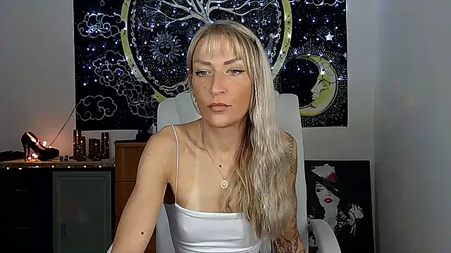 SexxyLiviaa online show from December 16, 3:43 pm