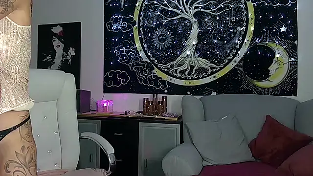 SexxyLiviaa online show from December 31, 4:46 pm