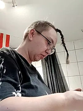 Isabella Geney online show from March 1, 4:42 pm