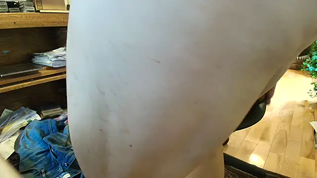 Snapshot of massive_cum chatting on October 31, 5:14 pm massive cum online show from October 31, 5:14 pm