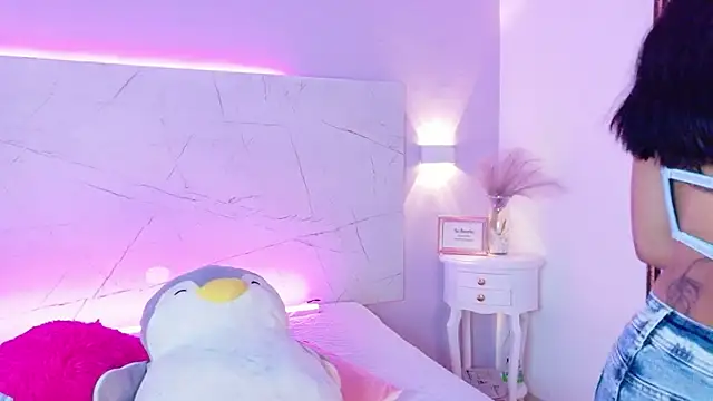 Snapshot of AbrilBrent chatting on November 27, 7:49 pm AbrilBrent online show from November 27, 7:49 pm