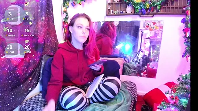 EverlyEster online show from December 14, 9:51 am