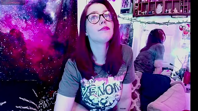 EverlyEster online show from January 11, 5:31 am