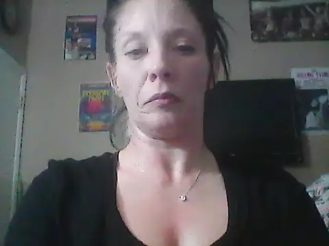 gorgeous11 online show from February 24, 6:27 am