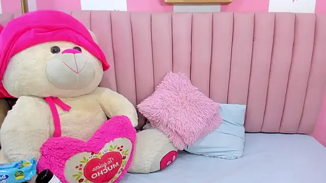 ISABELLA 020 online show from December 1, 12:21 pm