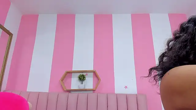 ISABELLA 020 online show from February 4, 12:33 pm