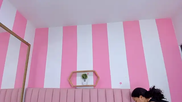 ISABELLA 020 online show from February 23, 12:35 pm