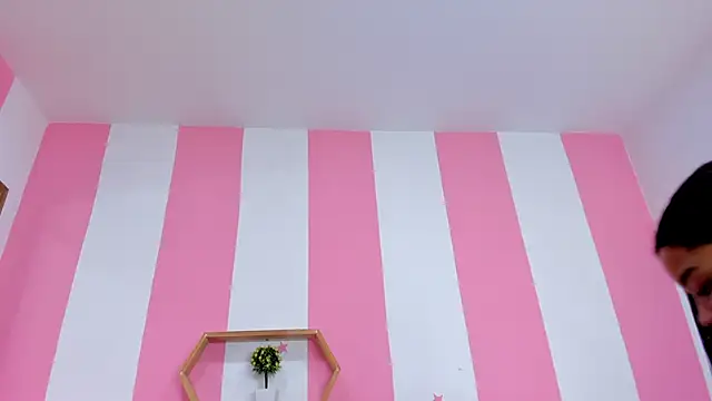 ISABELLA 020 online show from March 6, 11:50 am