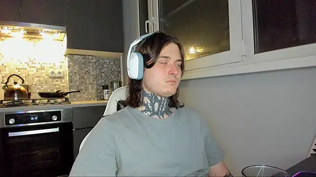 Snapshot of _torfin_ chatting on December 4, 9:35 pm torfin online show from December 4, 9:35 pm