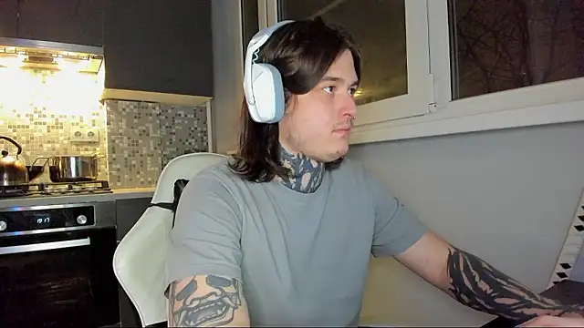 Snapshot of _torfin_ chatting on December 5, 12:41 am torfin online show from December 5, 12:41 am