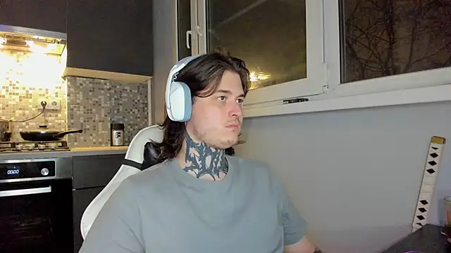 Snapshot of _torfin_ chatting on December 6, 9:13 pm torfin online show from December 6, 9:13 pm