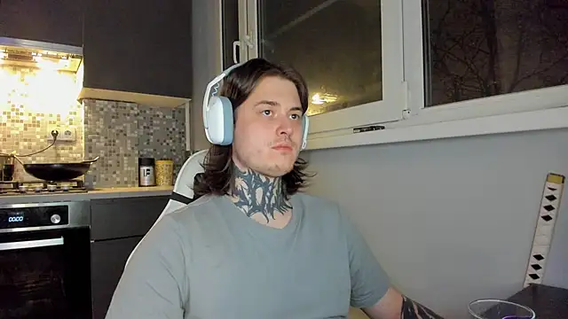 Snapshot of _torfin_ chatting on December 8, 12:29 am torfin online show from December 8, 12:29 am