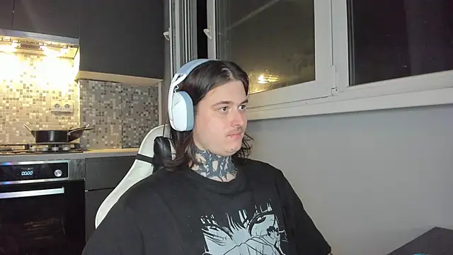 Snapshot of _torfin_ chatting on December 13, 2:32 am torfin online show from December 13, 2:32 am