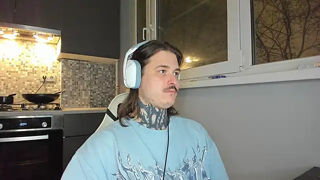 Snapshot of _torfin_ chatting on January 10, 6:28 pm torfin online show from January 10, 6:28 pm