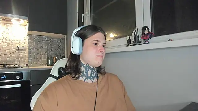 Snapshot of _torfin_ chatting on February 16, 10:21 pm torfin online show from February 16, 10:21 pm