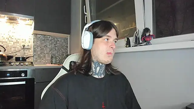 Snapshot of _torfin_ chatting on March 5, 8:53 pm torfin online show from March 5, 8:53 pm