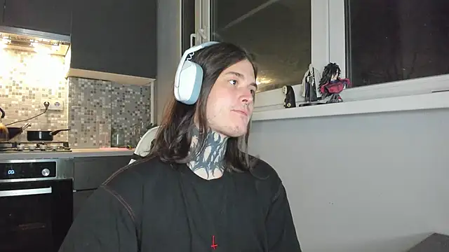 Snapshot of _torfin_ chatting on March 6, 12:00 am torfin online show from March 6, 12:00 am