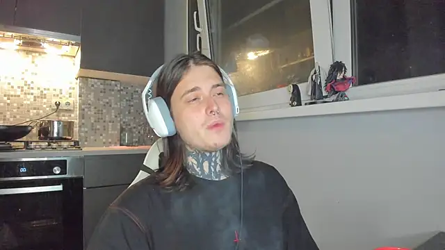 Snapshot of _torfin_ chatting on March 6, 10:04 pm torfin online show from March 6, 10:04 pm