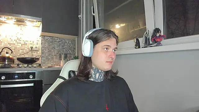 Snapshot of _torfin_ chatting on March 7, 9:06 pm torfin online show from March 7, 9:06 pm