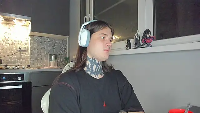 Snapshot of _torfin_ chatting on March 8, 12:11 am torfin online show from March 8, 12:11 am