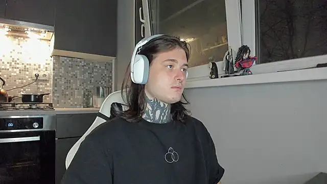 Snapshot of _torfin_ chatting on March 10, 11:16 pm torfin online show from March 10, 11:16 pm