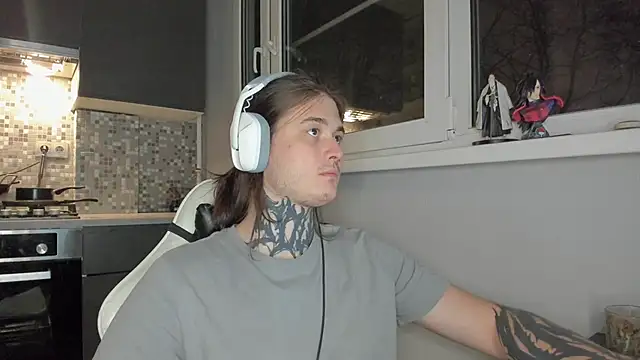 Snapshot of _torfin_ chatting on March 18, 8:04 pm torfin online show from March 18, 8:04 pm