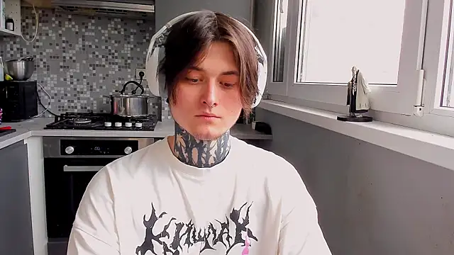 Snapshot of _torfin_ chatting on February 19, 9:05 am torfin online show from February 19, 9:05 am