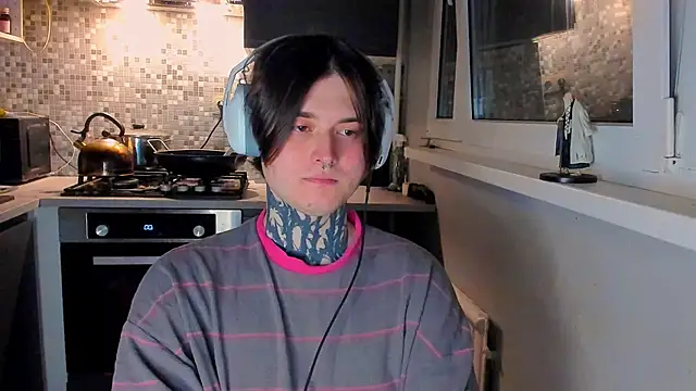 Snapshot of _torfin_ chatting on February 23, 9:56 pm torfin online show from February 23, 9:56 pm